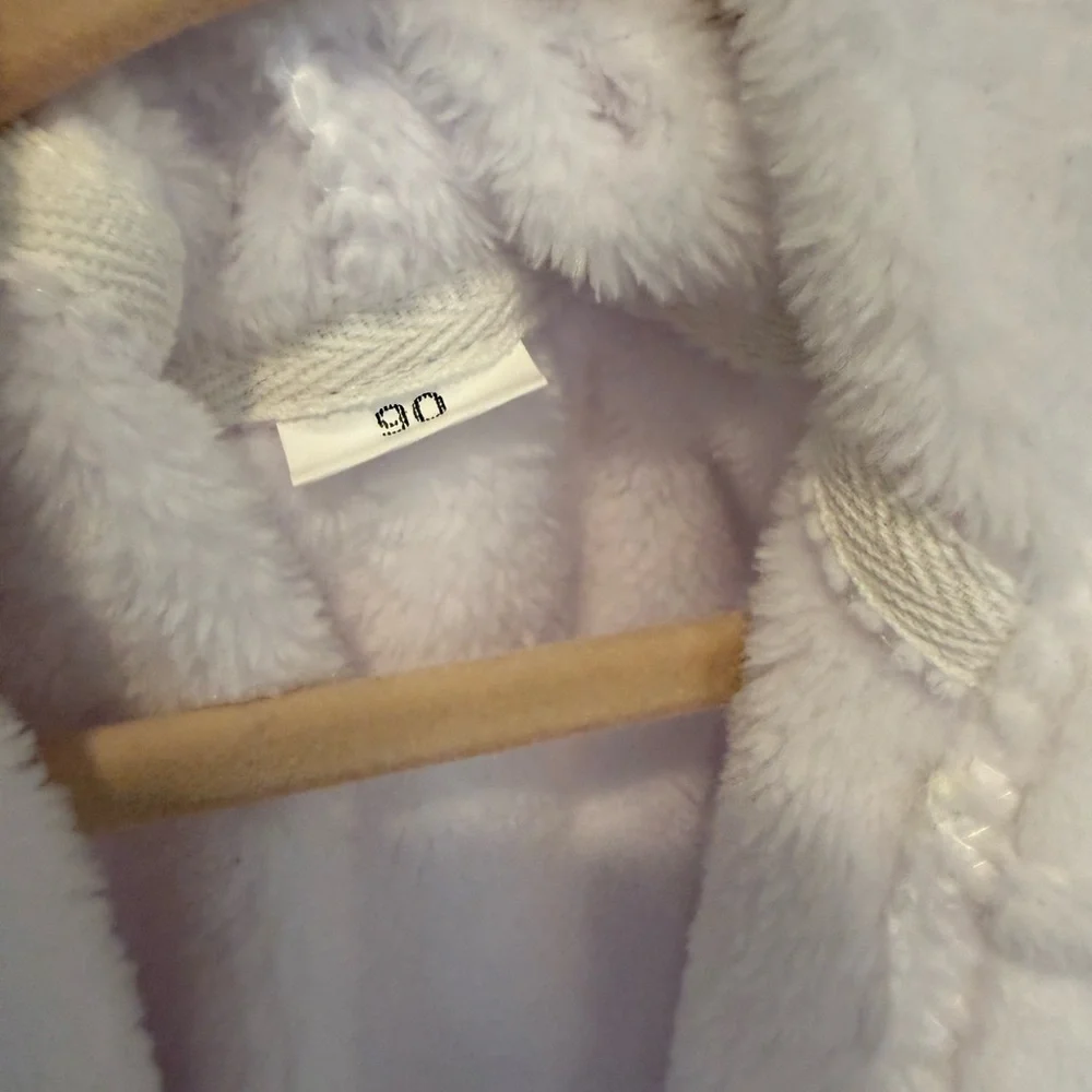 Kids White Plush Hooded Robe Size 2T Cozy Fleece Tie Waist Bath Spa